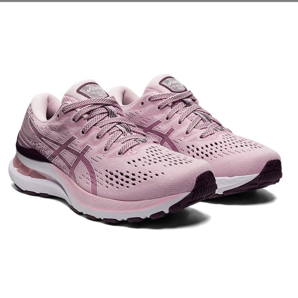 Women's Asics GEL-KAYANO 28  Size 8